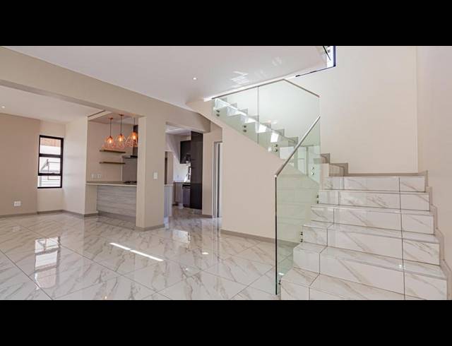 3 BEDROOM HOUSE FOR SALE IN LONEHILL